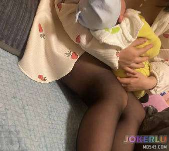  半夜偷溜进嫂子房间狂操嫂子